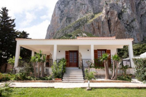 Casa Enza di fronte la Tonnara